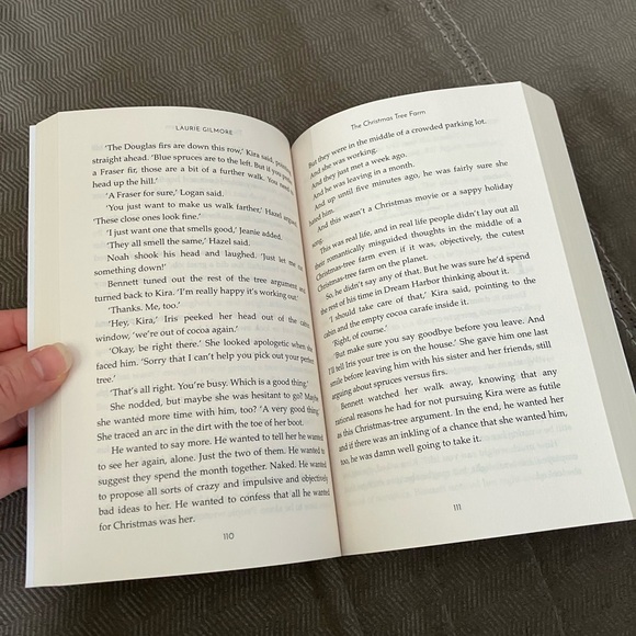 The Christmas Tree Farm by Laurie Gilmore - Picture 3 of 3